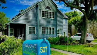Pet Friendly And Steps To The Bay - Villas - 0