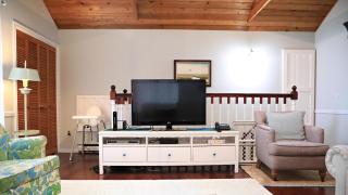 Holiday On Holly - 7