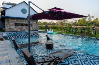 Eraaya Farms Luxury Pet Friendly Villa with Pool - Dabok - 7