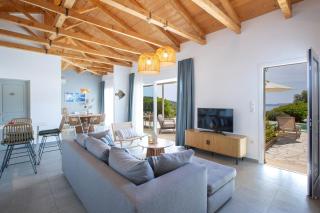 Villa Ariel - Cozy Mediterranean Retreat - 7