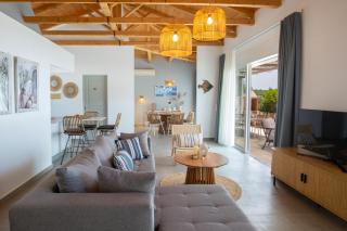 Villa Ariel - Cozy Mediterranean Retreat - 2