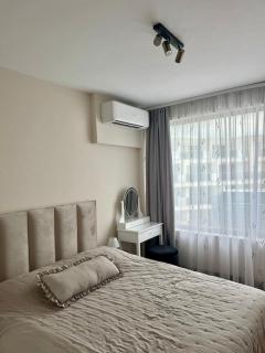 Sunrise l 1BD Sea View l Pool l Free Parking - Varna - 1
