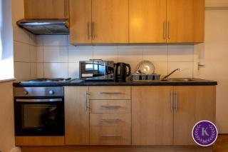 Kingfisher Court Apartments by UNO - Slough - 8
