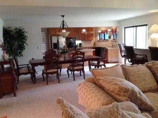 Waterfront Elegance - Discovery Bay - 5