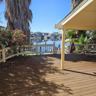 Waterfront Elegance - Discovery Bay - 1