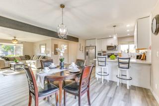 Fenced Pool and Yard Family-Friendly Glendale Home - Glendale - 8