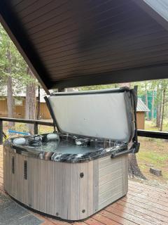Modern Mountain Luxury Soak, Stay, & Be Spoiled - Shaver Lake - 7