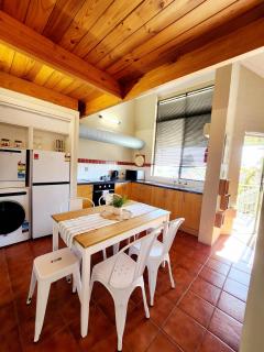 Pool View Beach Cabana Sleeps Six! - Mandurah - 3