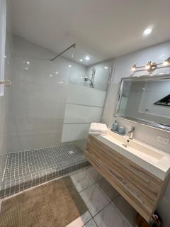 Newly renovated studio - Simpson Bay - 8