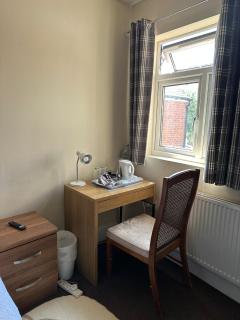 Reading Accommodation Room 2 - Earley - 5
