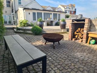Luxury beachfront property Cockles-Sea View-private parking for 2 cars-sleeps 10 - Exmouth - 4
