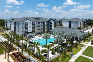 Complete Bright King Suite w Pool Gym and Near Parks - Orlando - 3