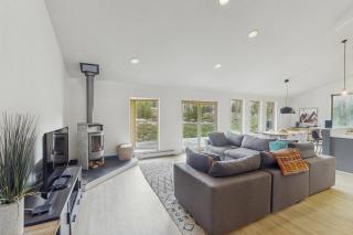 Mountain Modern Escape - 9