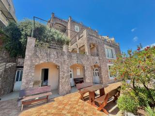 Contessa Apartments - Budva - 0