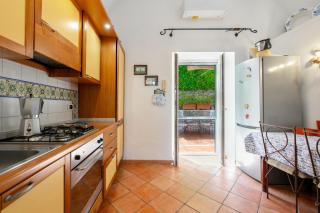 Villa nella curva della funicolare, Capri - Capri - 1