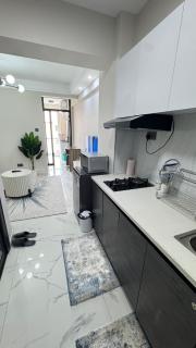 Ensuite Kilimani 1BR Near CBD, Free Parking, Wi-Fi, Near yaya center - Nairobi - 1