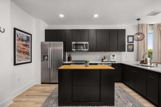 Penthouse City View Flat Modern Design with Balcony - Nashville - 2