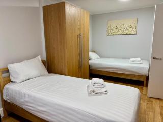 Westciti Chatsworth Road Apartments - 5