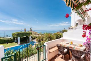Beach Front Townhouse with lovely terrace and direct access to the Pool - Benajarafe - 3