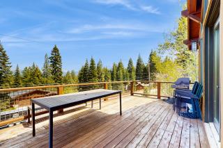 Extraordinary Tahoe-Donner Modern Mountain Home - 8