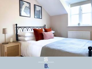 3 Bedroom Stylish Oxford Townhouse Near The University By Spencer And Jackson Short Lets & Serviced Accommodation - Oxford - 0