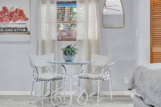 The Hidden Gem - Private Cottage in Biscayne Park - North Miami - 7
