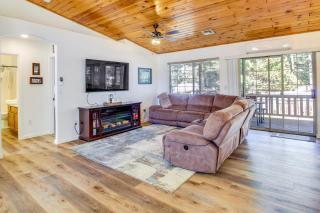 Walk to City Park Family-Friendly Show Low Home - 0