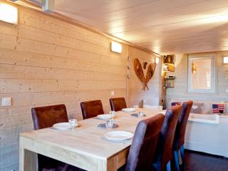 Appartement charmant à Courchevel 1550, à 50m des pistes, 60m², balcon, parking couvert - FR-1-514-23 - 1