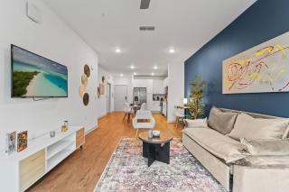 Complete Comfy King Bed Apt w Pool & Gym and Close to Parks - Orlando - 3
