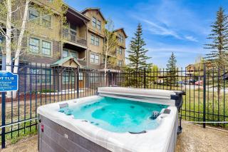 Kicking Horse Lodges 4-205 - 4