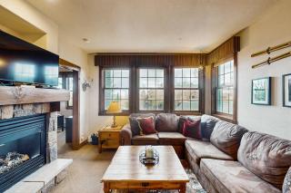 Kicking Horse Lodges 4-205 - 3