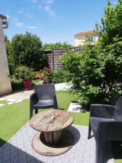 Petit cocon avec terrasse - LʼIsle-sur-la-Sorgue - 9