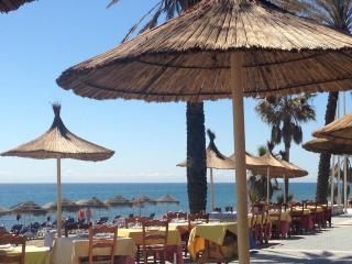 Lovely spacious 2 bedroom flat between Marbella and Estepona - Estepona - 1
