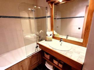 Duplex lumineux avec terrasse et balcon, proche centre et pistes, parking, WiFi - FR-1-598-71 - 1