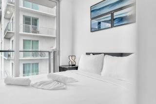 Stylish Tropical Chic 2-Bedroom in Downtown Miami - Miami - 2