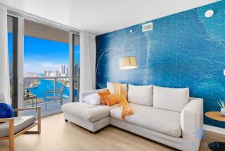 Urban Apartment Balcony & Pool - Hallandale Beach - 5