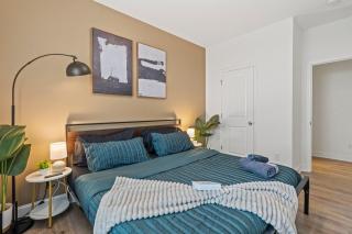 Luxe King 3BR Townhouse Mins to Uptown Charlotte! - Charlotte - 0
