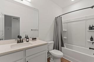 Luxe King 3BR Townhouse Mins to Uptown Charlotte! - Charlotte - 7