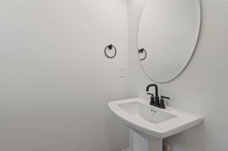 Luxe King 3BR Townhouse Mins to Uptown Charlotte! - Charlotte - 3