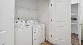 Luxe King 3BR Townhouse Mins to Uptown Charlotte! - Charlotte - 1