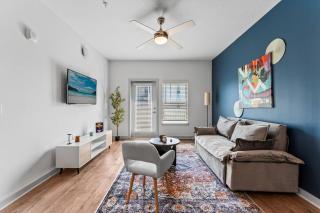Complete King Apt w Pool View & Gym Pet Friendly Near Parks - Orlando - 0