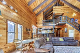 Resting Bear Lodge by Tahoe Getaways - Pet Friendly w Foosball and HOA Amenities - 9