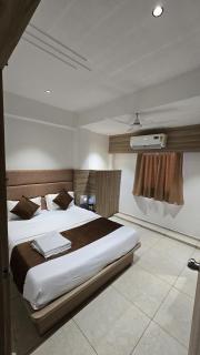 Gokul Guest House - Ahmedabad - 8