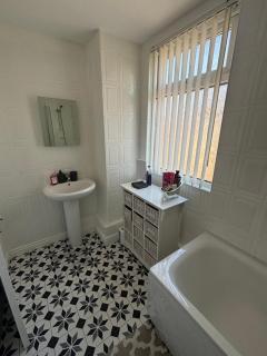 Modern double bedroom - Liverpool - 1