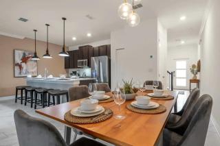 Casa 4Q com Piscina Privativa e Temas Disney - 7