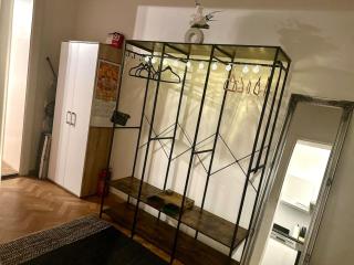 Zentral gelegene Altbauwohnung - Viena - 7