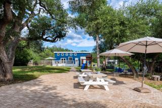 Summer Sale El Dorado Estate Private 2-Acre Escape with Pool Guest Suites Firepit Playset Guest Suites - Austin - 5