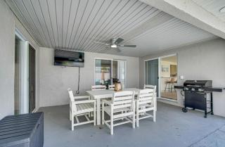 5 Mi to Beach Home with Pool in Holiday! - 8