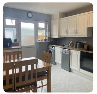 Shermount Court - Tyrrellspass - 2