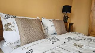 Forest nest Cozy apartment white balcony on the hill - 2